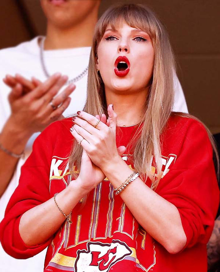 Taylor Swift Chiefs Sweatshirt